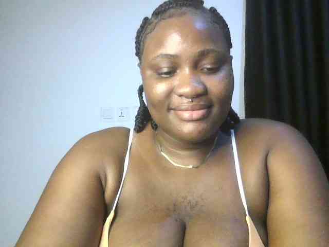 Hotchocolatee191 webcam