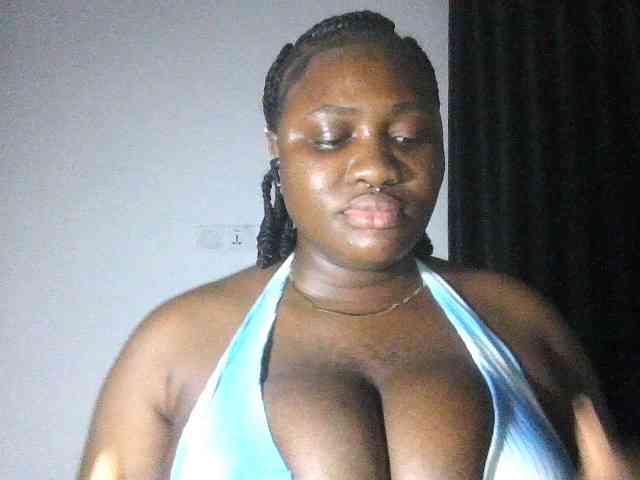 Hotchocolatee191 webcam