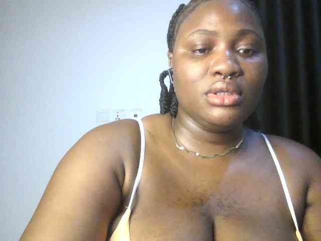 Hotchocolatee191 webcam