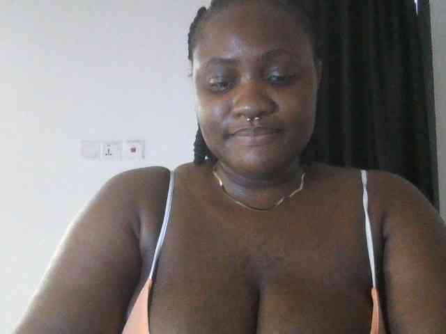 Hotchocolatee191 webcam