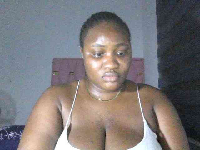 Hotchocolatee191 webcam