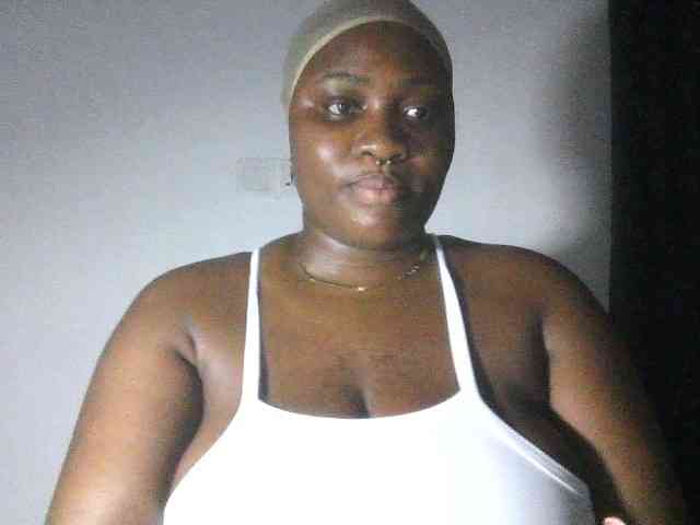 Hotchocolatee191 webcam