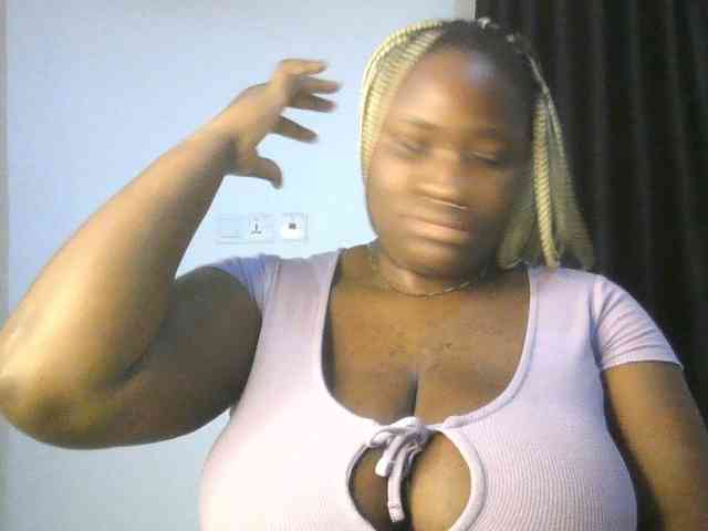 Hotchocolatee191 webcam