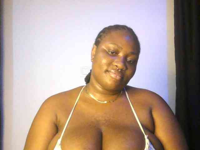 Hotchocolatee191 webcam