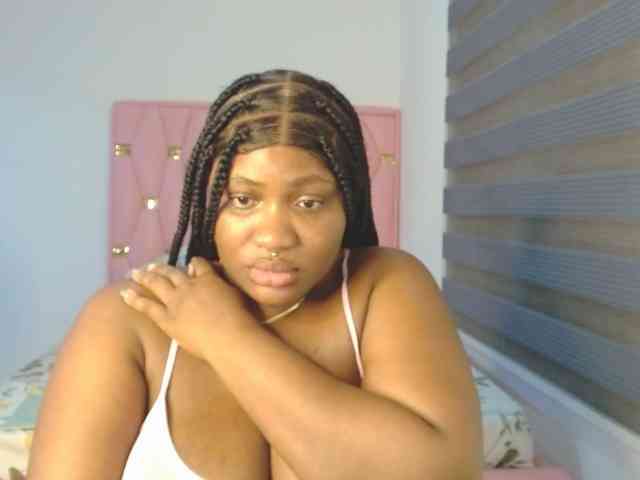 Hotchocolatee191 webcam