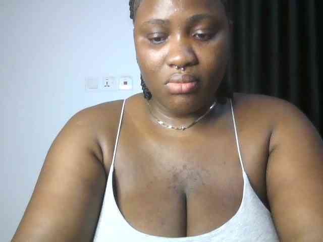 Hotchocolatee191 webcam