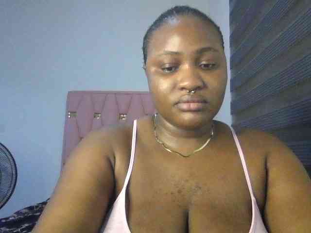 Hotchocolatee191 webcam