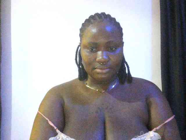 Hotchocolatee191 webcam