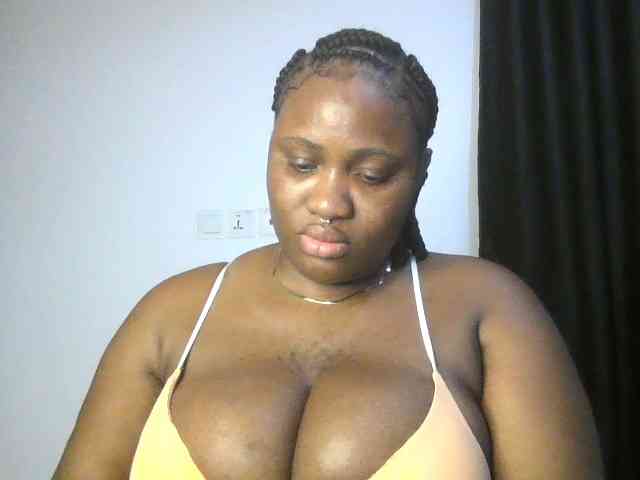 Hotchocolatee191 webcam
