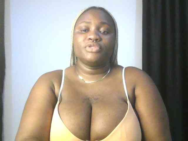 Hotchocolatee191 webcam