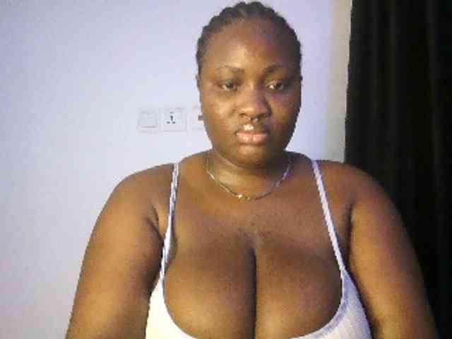 Hotchocolatee191 webcam