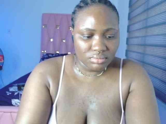 Hotchocolatee191 webcam