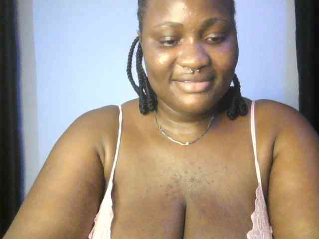Hotchocolatee191 webcam