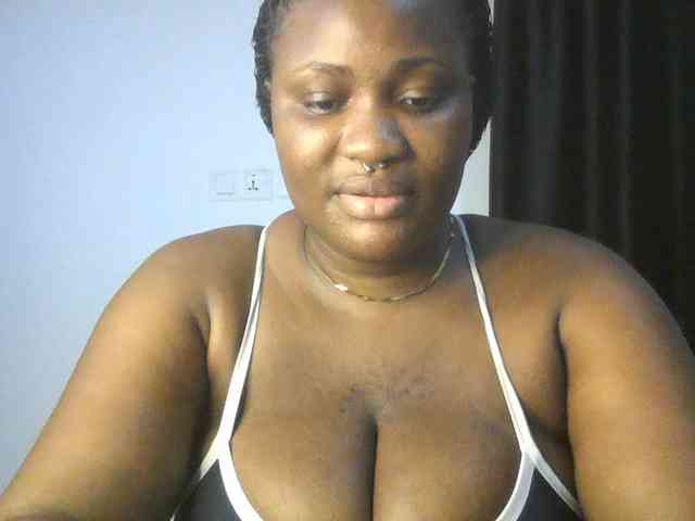 Hotchocolatee191 webcam