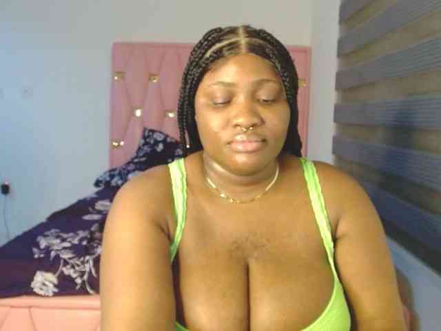 Hotchocolatee191 webcam