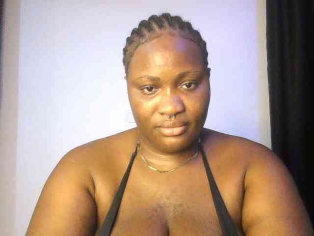 Hotchocolatee191 webcam