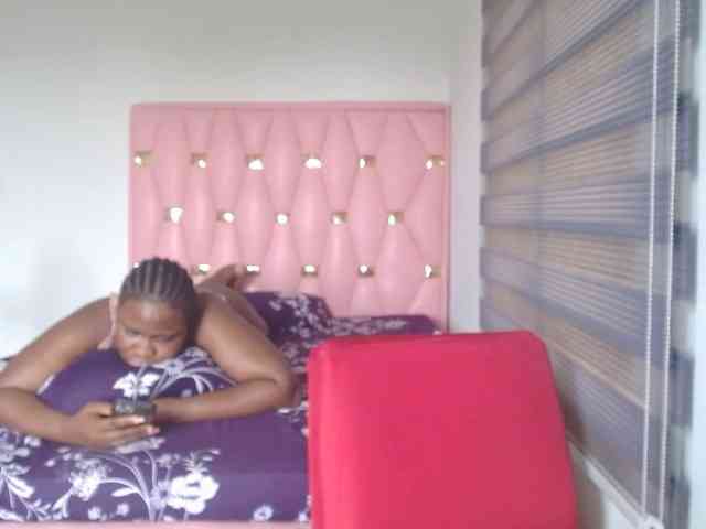 Hotchocolatee191 webcam