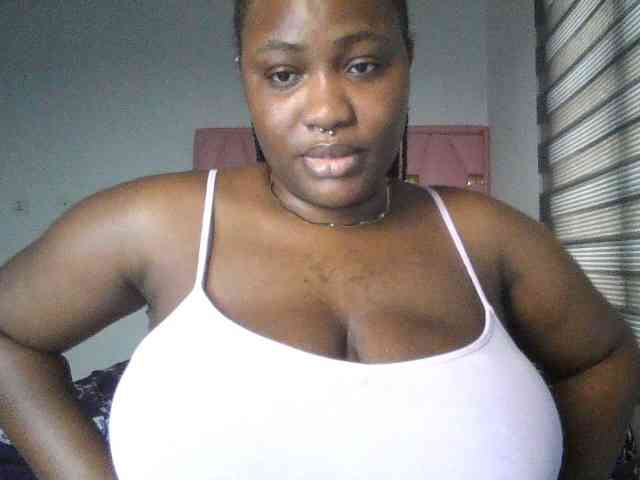 Hotchocolatee191 webcam