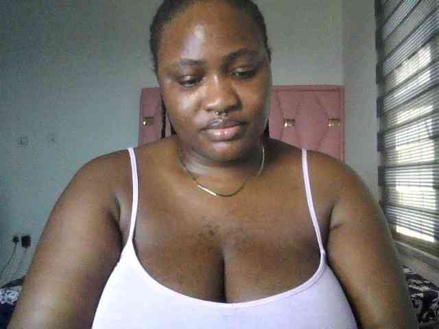 Hotchocolatee191 webcam