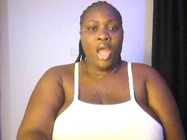 Hotchocolatee191 webcam