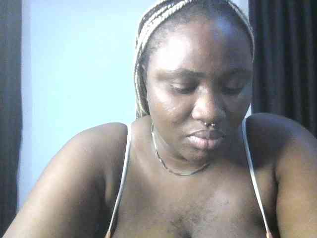 Hotchocolatee191 webcam