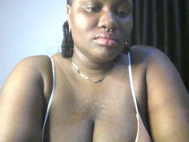 Hotchocolatee191 webcam