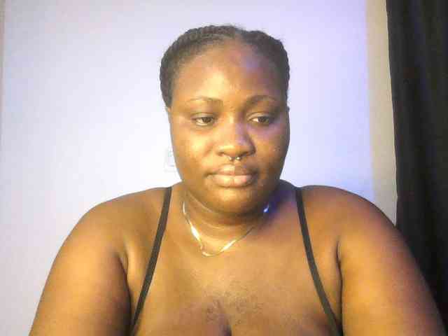 Hotchocolatee191 webcam