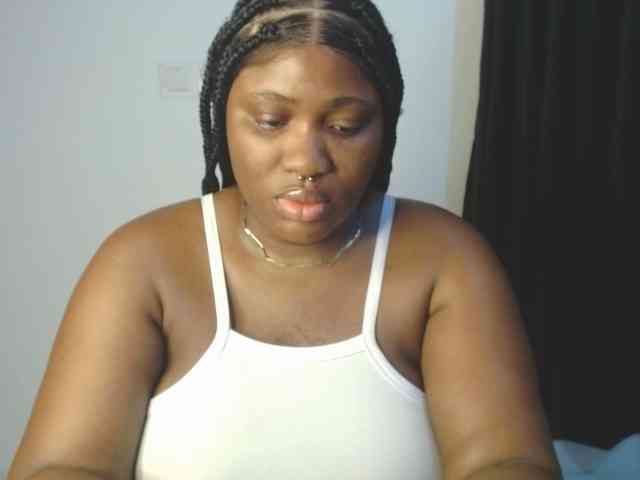Hotchocolatee191 webcam