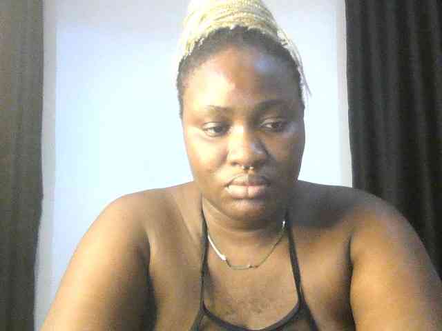 Hotchocolatee191 webcam