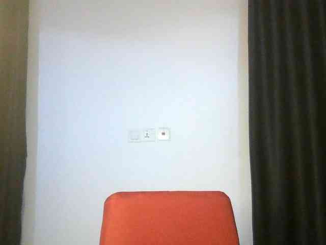Hotchocolatee191 webcam