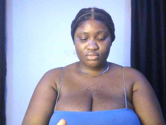 Hotchocolatee191 webcam