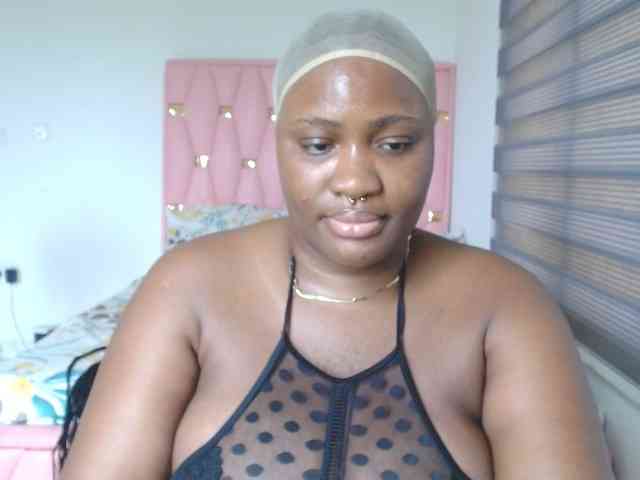 Hotchocolatee191 webcam