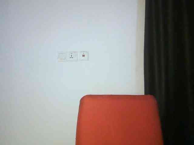 Hotchocolatee191 webcam