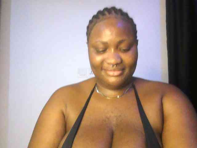 Hotchocolatee191 webcam