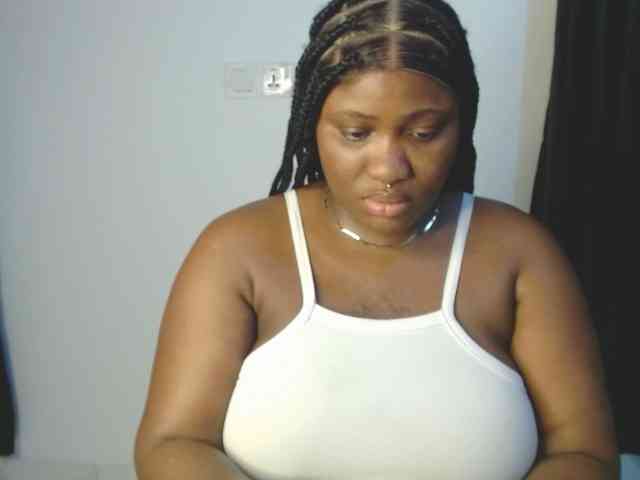 Hotchocolatee191 webcam