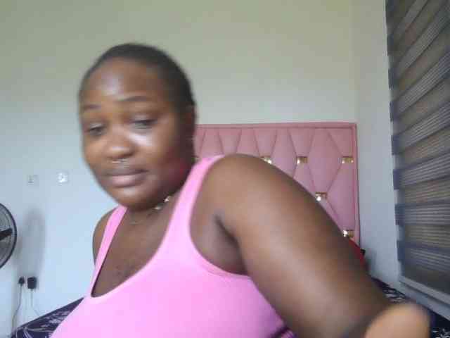 Hotchocolatee191 webcam