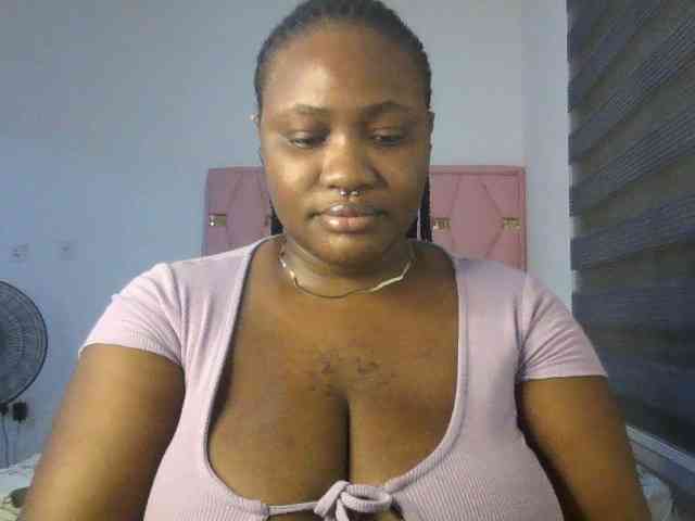 Hotchocolatee191 webcam