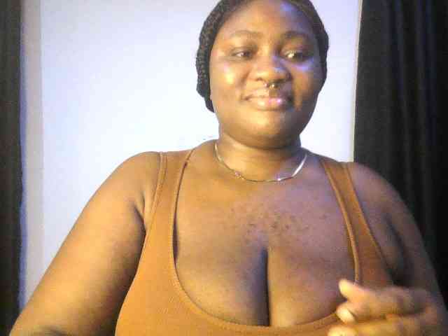 Hotchocolatee191 webcam