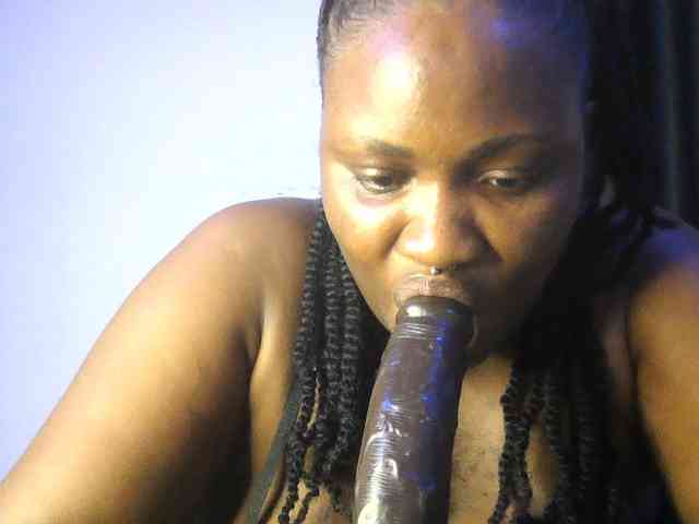 Hotchocolatee191 webcam