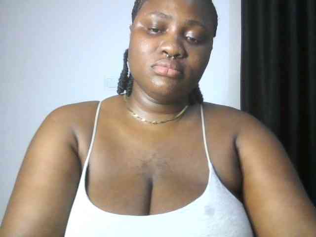 Hotchocolatee191 webcam
