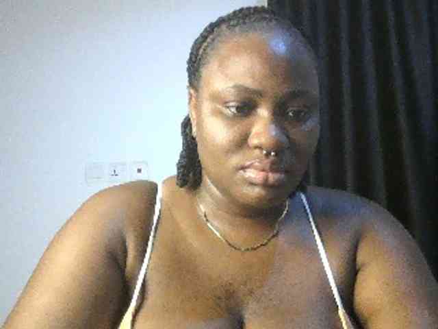 Hotchocolatee191 webcam