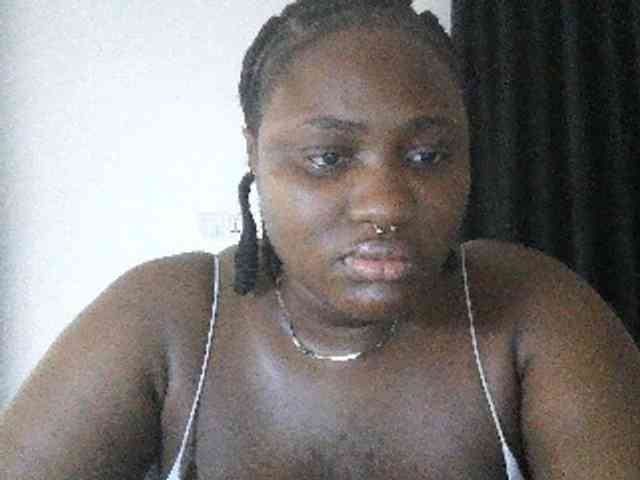 Hotchocolatee191 webcam