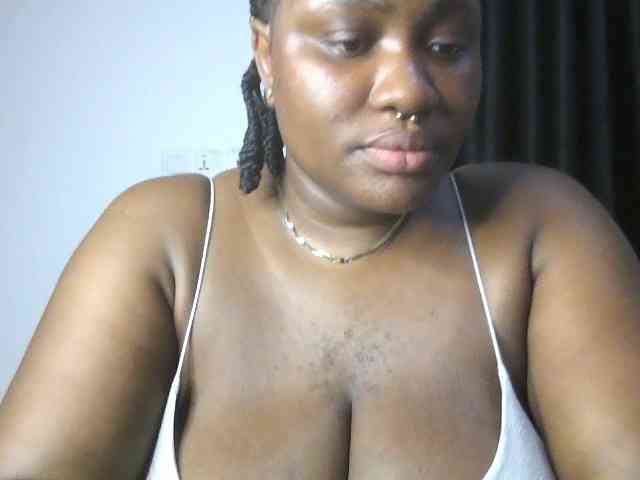 Hotchocolatee191 webcam