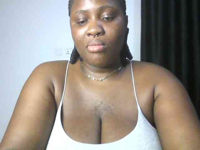 Hotchocolatee191 webcam