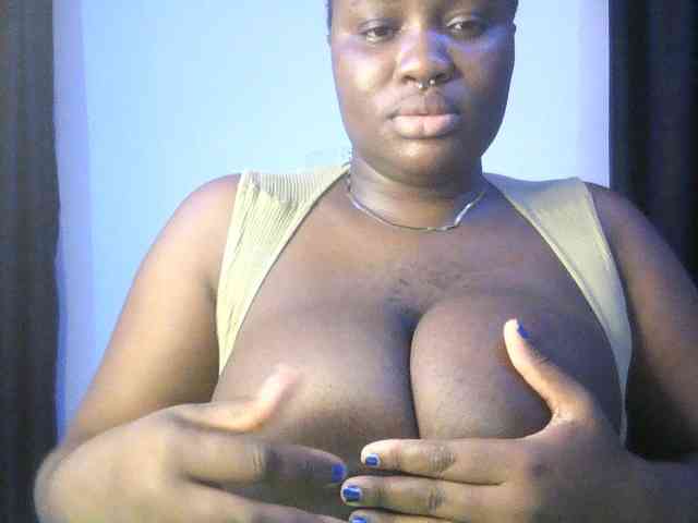 Hotchocolatee191 webcam