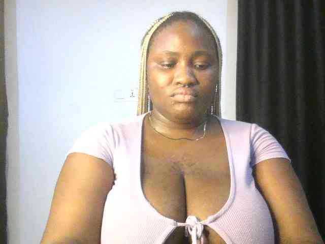 Hotchocolatee191 webcam