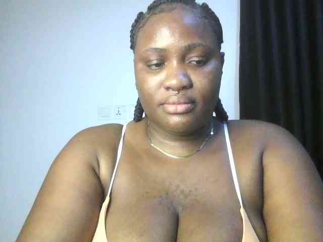 Hotchocolatee191 webcam