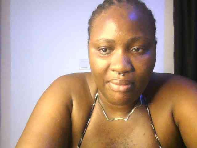 Hotchocolatee191 webcam