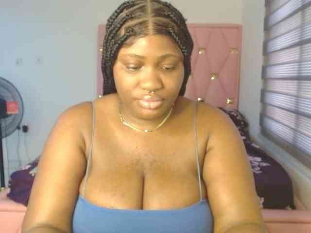 Hotchocolatee191 webcam