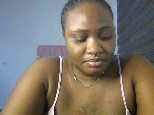 Hotchocolatee191 webcam